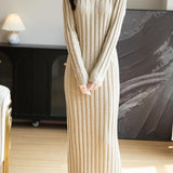 Merinoullblandning med V-ringad Ribbad Bodycon Stickad Klänning