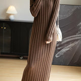 Merinoullblandning med V-ringad Ribbad Bodycon Stickad Klänning