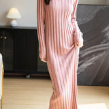 Merinoullblandning med V-ringad Ribbad Bodycon Stickad Klänning