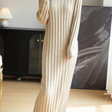Merinoullblandning med V-ringad Ribbad Bodycon Stickad Klänning