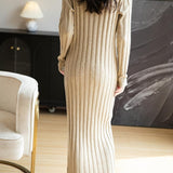 Merinoullblandning med V-ringad Ribbad Bodycon Stickad Klänning