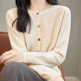 100% 메리노 울 크루넥 카디건 스웨터