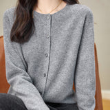 100% 메리노 울 크루넥 카디건 스웨터