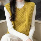 Women's 100% Merino Wool Sweater Vest 2025 Fall Winter Vintage Cable Crew Neck Sleeveless Knit Sweater Vest