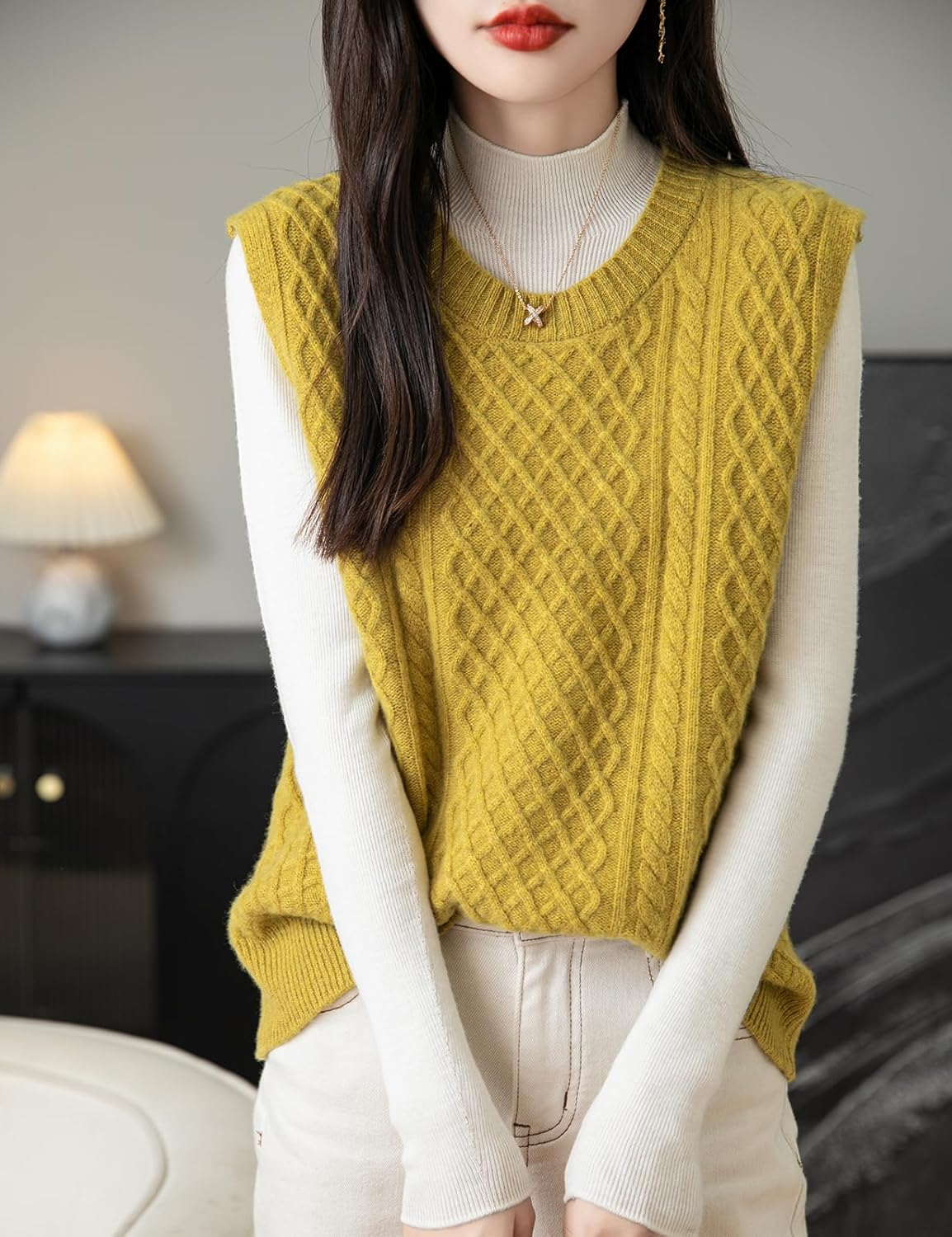 Women's 100% Merino Wool Sweater Vest 2025 Fall Winter Vintage Cable Crew Neck Sleeveless Knit Sweater Vest