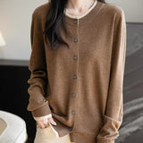 Suéter de cárdigan de lana de lana femenina 2025 otoño invierno falso de dos piezas Bloque de color Cardigan de tejido de manga larga
