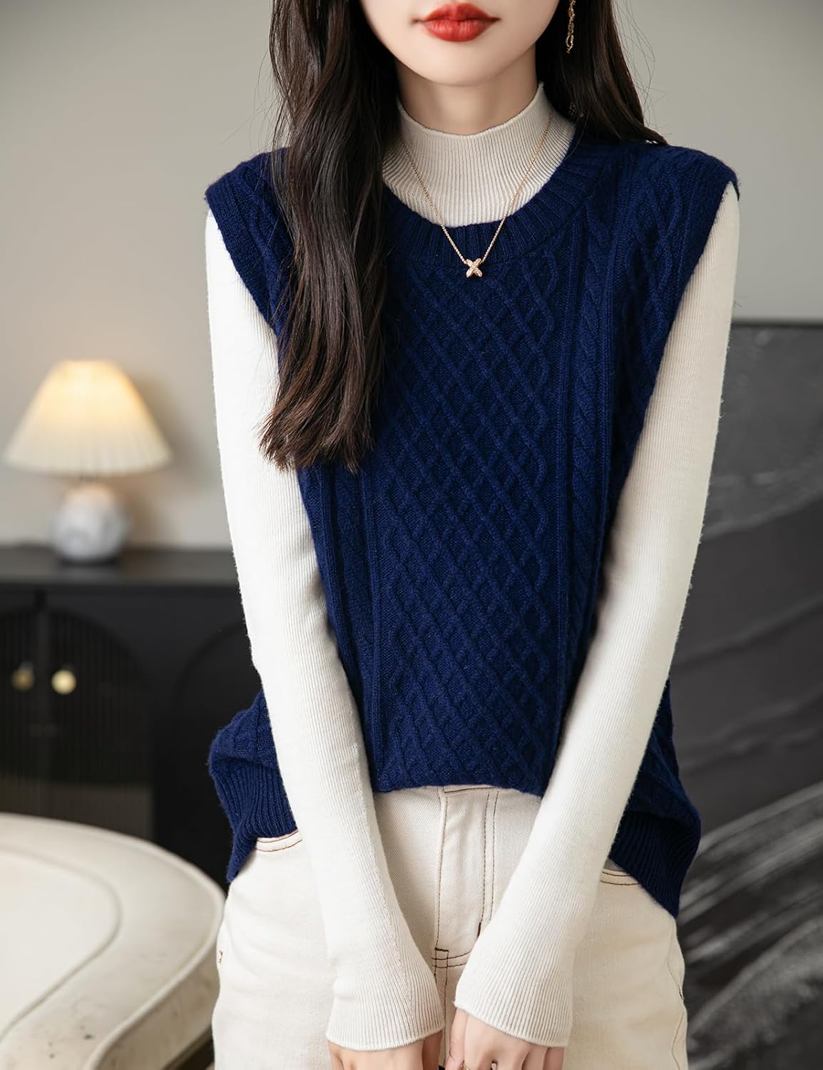 Women's 100% Merino Wool Sweater Vest 2025 Fall Winter Vintage Cable Crew Neck Sleeveless Knit Sweater Vest