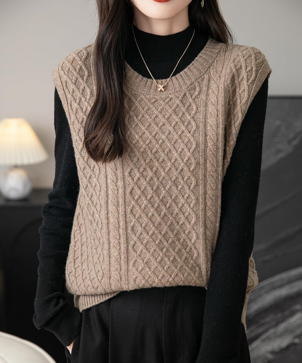 Women's 100% Merino Wool Sweater Vest 2025 Fall Winter Vintage Cable Crew Neck Sleeveless Knit Sweater Vest