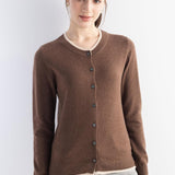 Suéter de cárdigan de lana de lana femenina 2025 otoño invierno falso de dos piezas Bloque de color Cardigan de tejido de manga larga