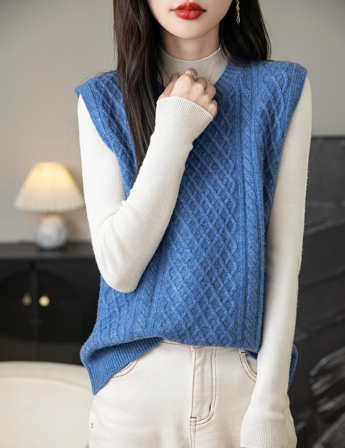 Women's 100% Merino Wool Sweater Vest 2025 Fall Winter Vintage Cable Crew Neck Sleeveless Knit Sweater Vest