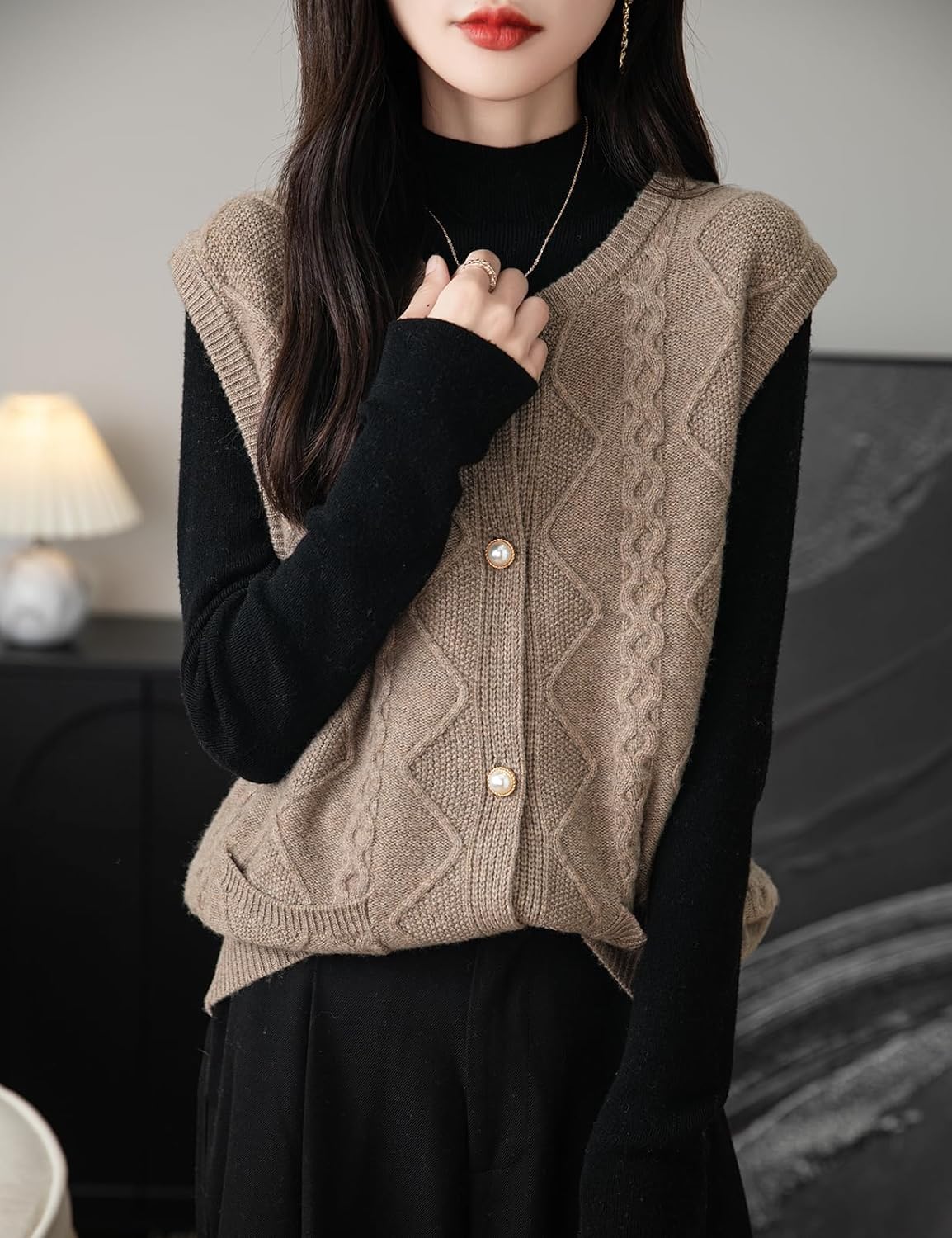 Women's 100% Merino Wool Sweater Vest 2025 Fall Winter Crew Neck Button Down Sleeveless Cable Knit Sweater Vest