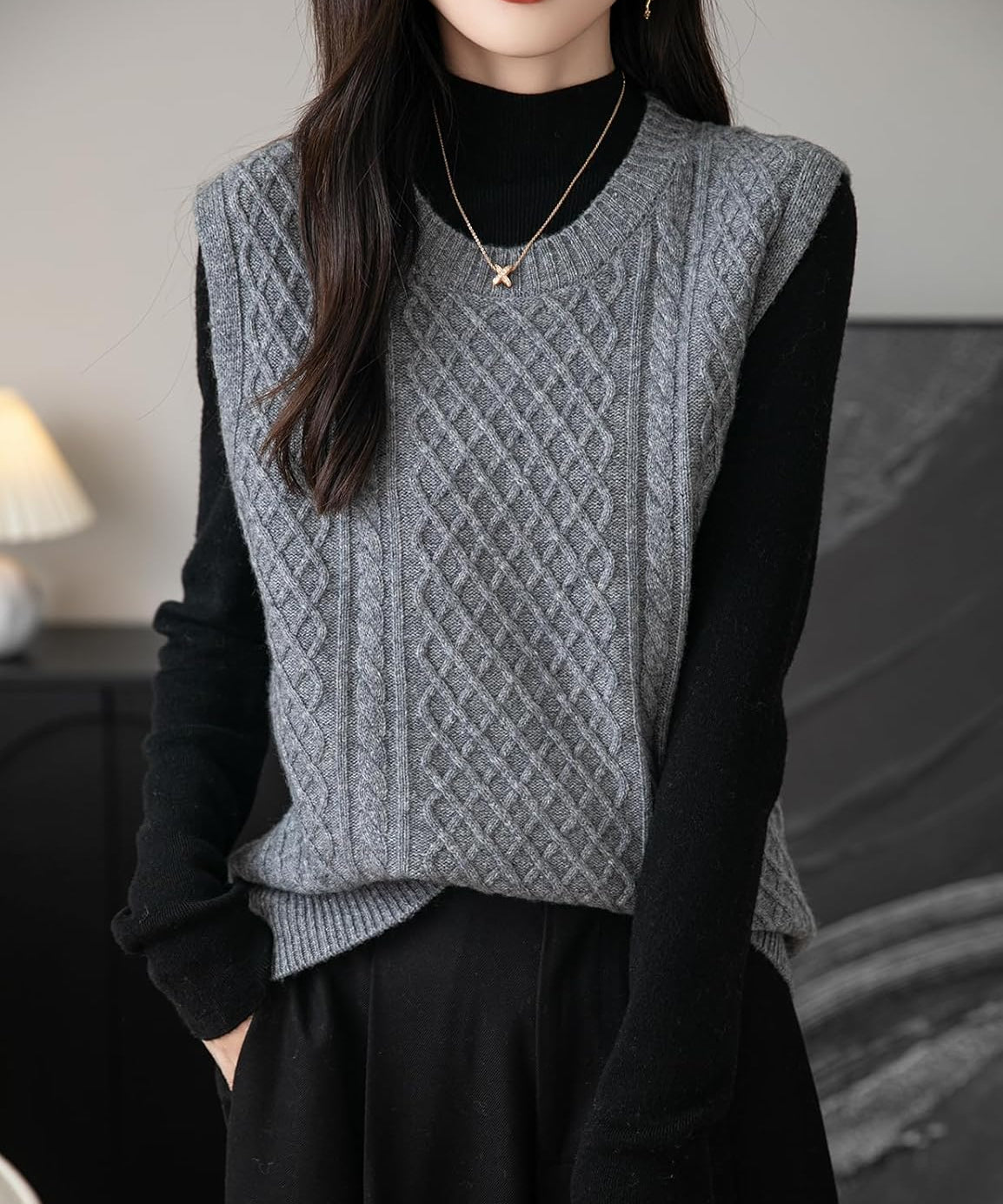 Women's 100% Merino Wool Sweater Vest 2025 Fall Winter Vintage Cable Crew Neck Sleeveless Knit Sweater Vest