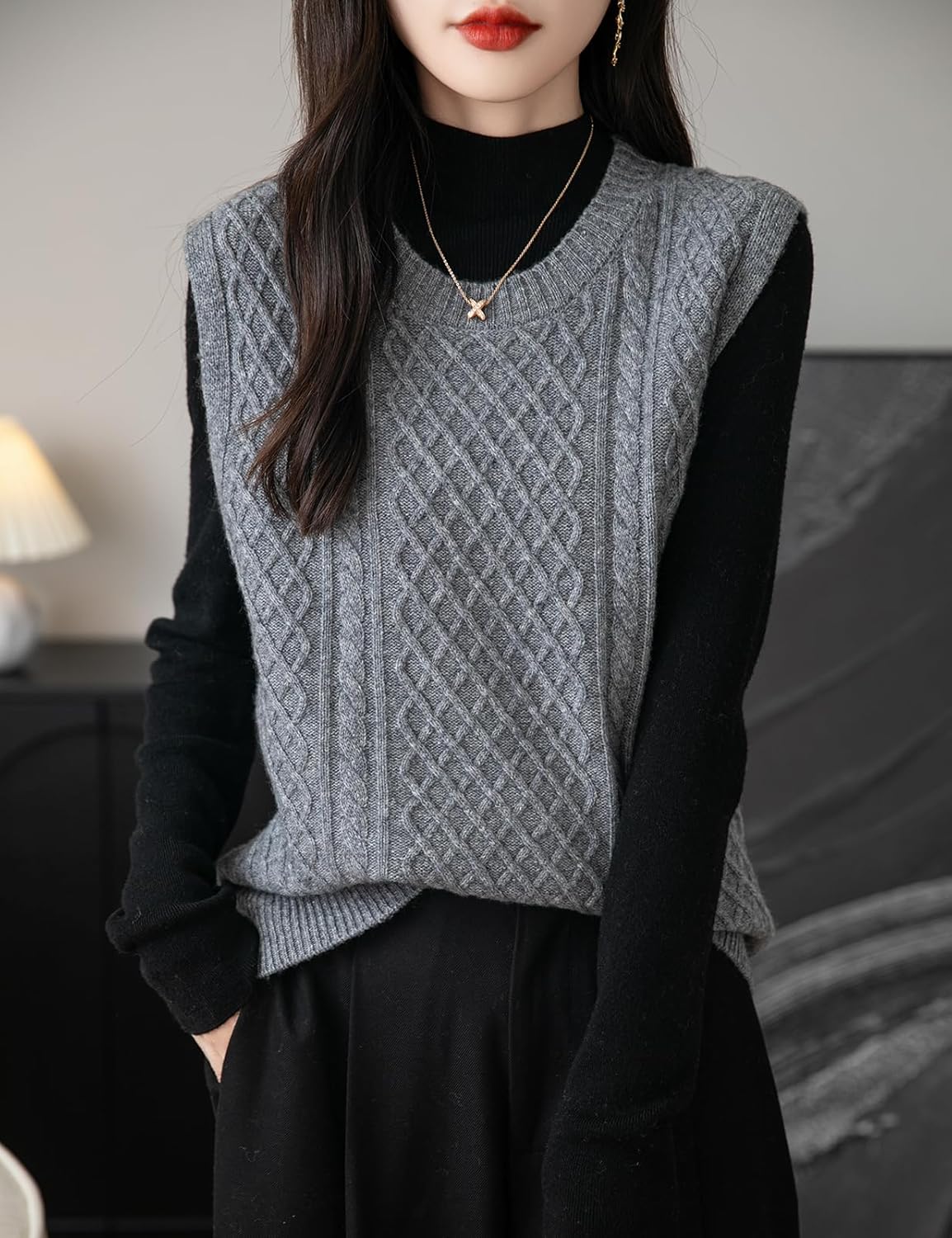Women's 100% Merino Wool Sweater Vest 2025 Fall Winter Vintage Cable Crew Neck Sleeveless Knit Sweater Vest