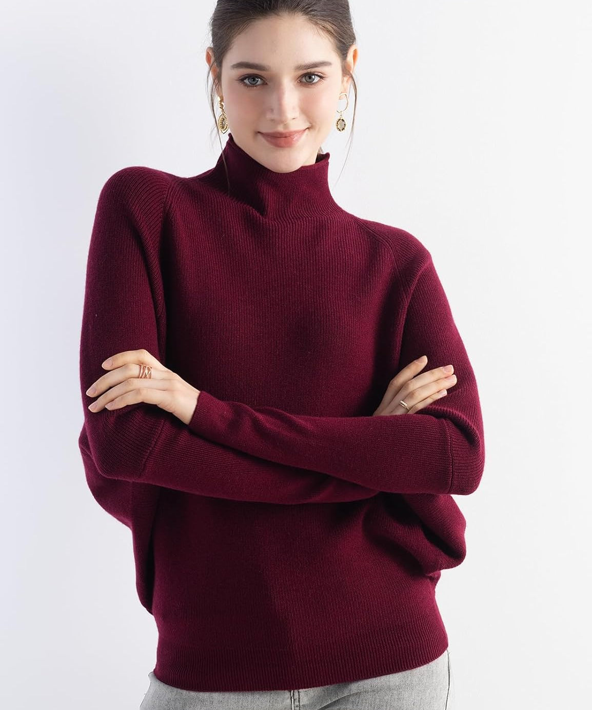 Maglione oversize lavorato a maglia a pipistrello con collo a lupetto in misto lana merino