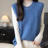 Women's 100% Merino Wool Sweater Vest 2025 Fall Winter Vintage Cable Crew Neck Sleeveless Knit Sweater Vest