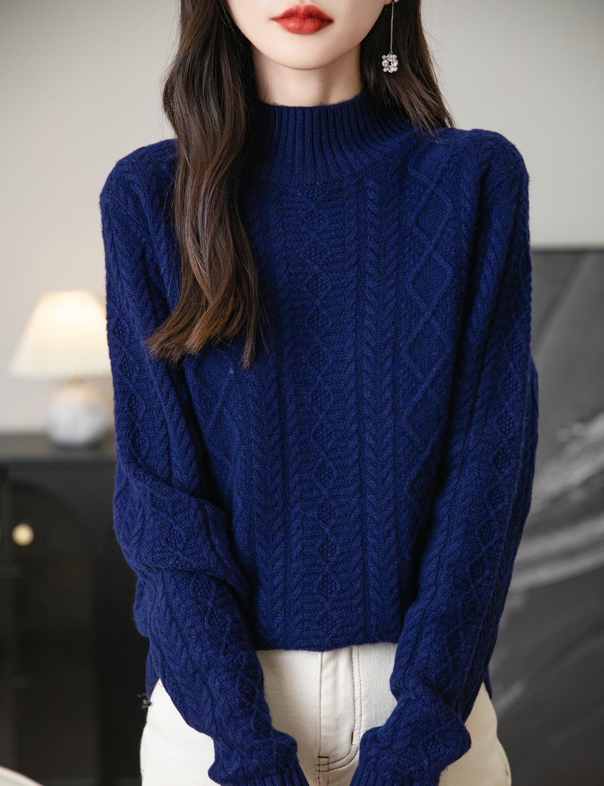 100% 메리노 울 목넥 케이블 스웨터