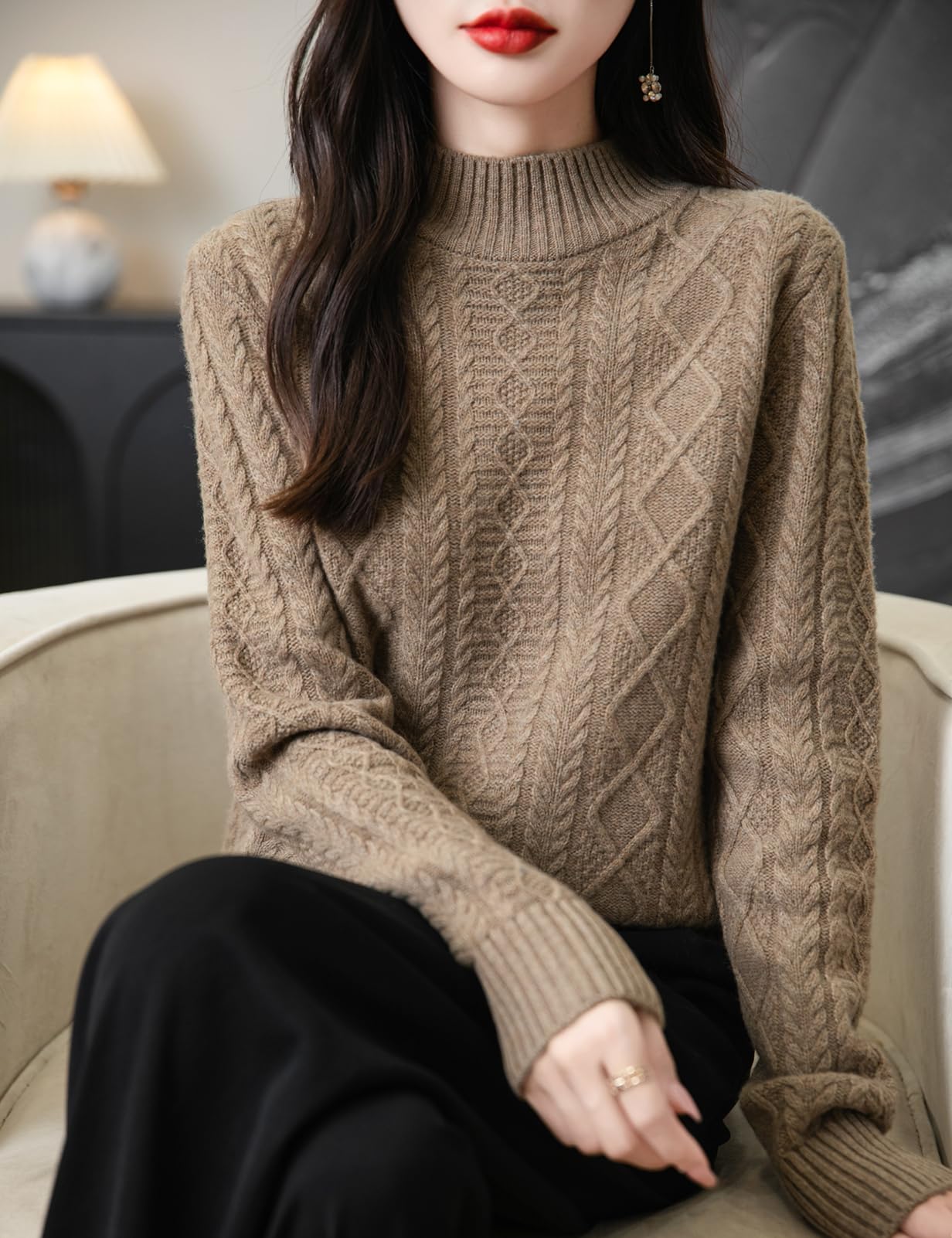 100% 메리노 울 목넥 케이블 스웨터